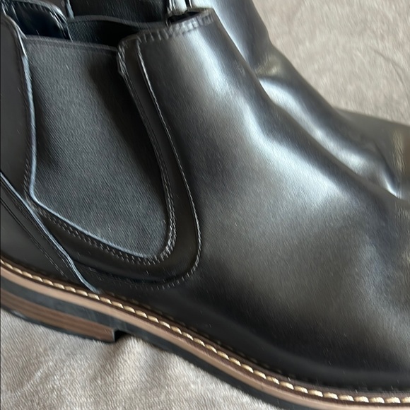 Kenneth Cole New York Black Chelsea Boots Sleek Leather Finish - Picture 2 of 12